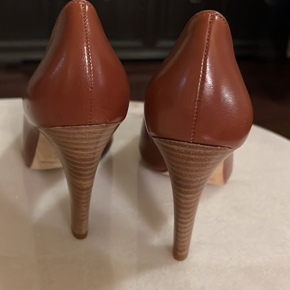 New Antonio Melani Peeptoe Brown Leather Pumps Size 7.5 - Picture 5 of 8